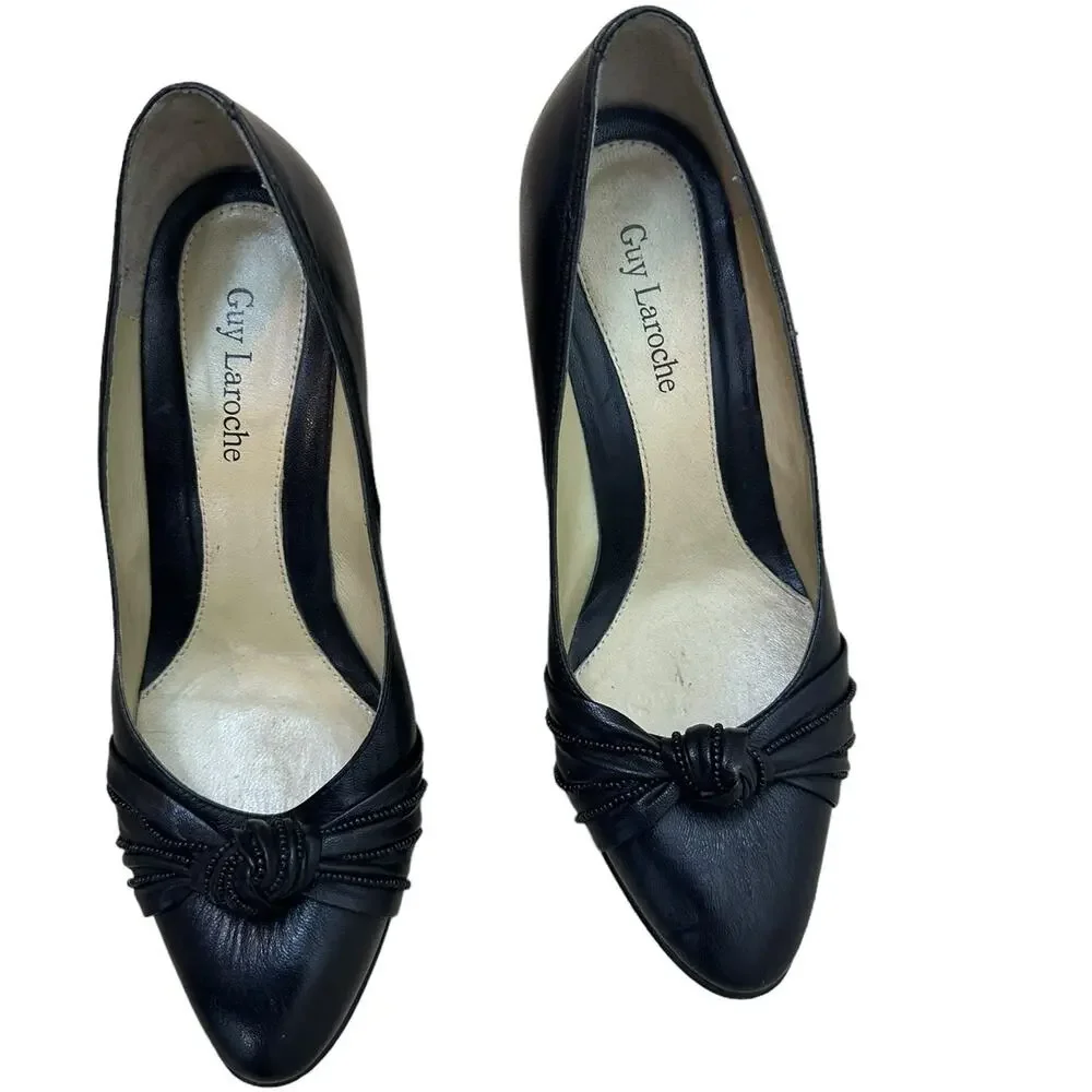 Guy Laroche Vintage Black Rose Adorned Leather Pumps Shorter Heel sz 35 - Picture 1 of 14